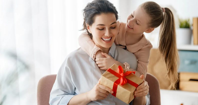 Anneler G&uuml;n&uuml;&rsquo;ne &Ouml;zel İdefix&rsquo;ten Alışverişin Yarısı Hediye!