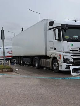 Annesinin kucağından yola savruldu: 10 aylık bebek feci şekilde can verdi!