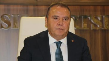 Antalya Belediyesi'ne Y&ouml;nelik Soruşturmada Muhittin B&ouml;cek Hakkında Tutuklama Kararı