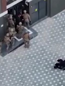 Antalya'da Akılalmaz Hırsızlık: 11. Denemede Yakayı Ele Verdiler! İkiz Plaka Detayı&hellip;