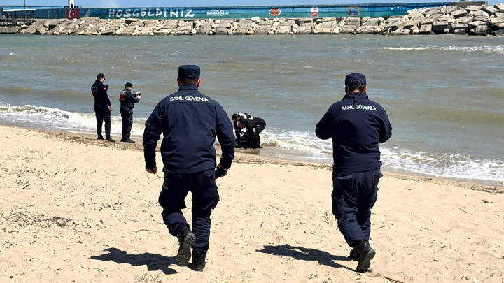 Arnavutk&ouml;y'de sahilde cansız bedeni bulunmuştu! 40 g&uuml;nd&uuml;r kayıp olarak aranıyormuş