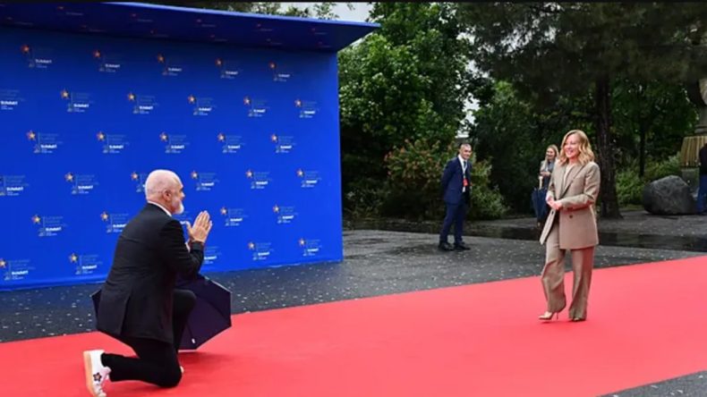 Arnavutluk ile İtalya&rsquo;dan savunma sanayi iş birliği: Deniz ara&ccedil;ları &uuml;retimi alanında anlaşma imzalandı