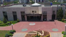 Aşevindeki at eti skandalına adı karışan firma yetkilileri de Mersin'deki yolsuzluk operasyonunda g&ouml;zaltında