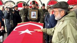 Askeri t&ouml;renle uğurlandı