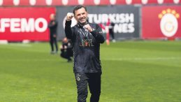 Aslan Mutlu, Rakipler Buruk