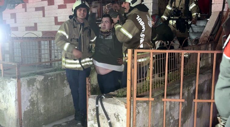 Avcılar'da korkutan yangın! Mahsur kalan 20 kişi kurtarıldı