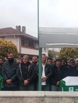 Aynı mahallede acı tesad&uuml;f: İki komşu 2 saat arayla hayatını kaybetti