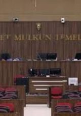 Babasını &ouml;ld&uuml;r&uuml;p annesini yaralayan uyuşturucu bağımlısına ağırlaştırılmış m&uuml;ebbet