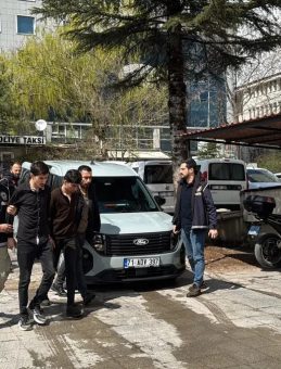 Bablarını bı&ccedil;ak ve nacakla katletmişlerdi: Cani kardeşlere tutuklama!