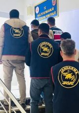 Bağ evinden b&uuml;y&uuml;k vurgun! Jandarma operasyonuyla &ccedil;&ouml;z&uuml;ld&uuml;