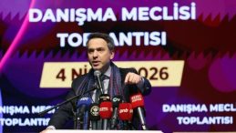 Bakan Bayraktar: D&uuml;nyada b&uuml;y&uuml;k bir d&ouml;n&uuml;ş&uuml;m&uuml;n eşiğindeyiz