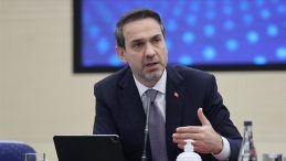 Bakan Bayraktar: &Ouml;zel, kusura bakmayın ama bu konuda bildiğiniz hi&ccedil;bir şey yok