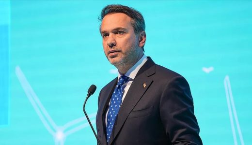 Bakan Bayraktar'dan T&uuml;rkiye'nin merkezde olduğu 3 enerji projesi &ouml;nerisi