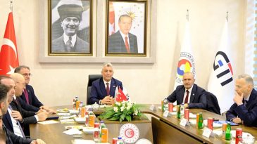 Bakan Bolat: "İran'a A&ccedil;ılan Kapılarda Sorun Yok"