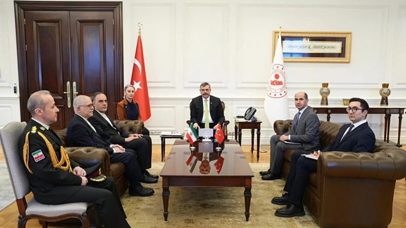 Bakan Çiftçi, İran'ın Ankara Büyükelçisi Habibullahzadeh ile Bir Araya Geldi