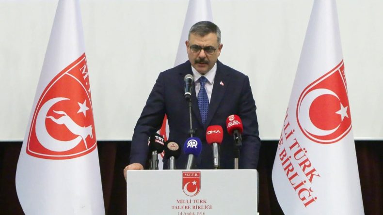 Bakan &Ccedil;ift&ccedil;i: Siyasetle ilgileniyorsanız adaleti merkeze alın