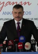 Bakan &Ccedil;ift&ccedil;i, Uyuşturucu ile M&uuml;cadelede Medyanın Rol&uuml; paneline katıldı
