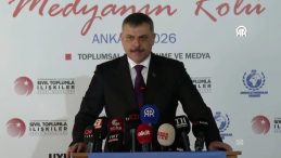 Bakan &Ccedil;ift&ccedil;i, Uyuşturucu ile M&uuml;cadelede Medyanın Rol&uuml; paneline katıldı