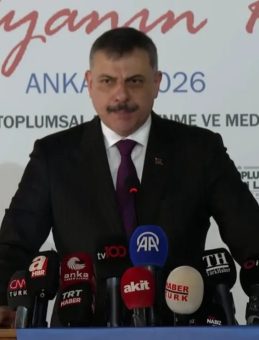 Bakan &Ccedil;ift&ccedil;i, Uyuşturucu ile M&uuml;cadelede Medyanın Rol&uuml; paneline katıldı