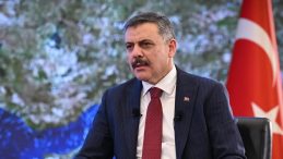 Bakan &Ccedil;ift&ccedil;i'den APP Plaka A&ccedil;ıklaması: "Amacımız Kurallara Uyulmasını Sağlamak"