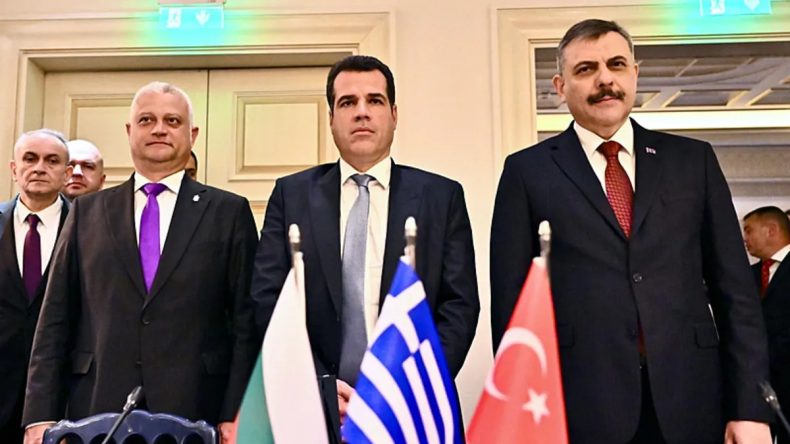 Bakan &Ccedil;ift&ccedil;i'den Atina'daki Temaslarına İlişkin A&ccedil;ıklama! İşte Ele Alınan Konular