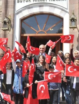 Bakan Ersoy a&ccedil;ıkladı: Sinema biletleri 120 TL olacak! İşte o tarihler&hellip;