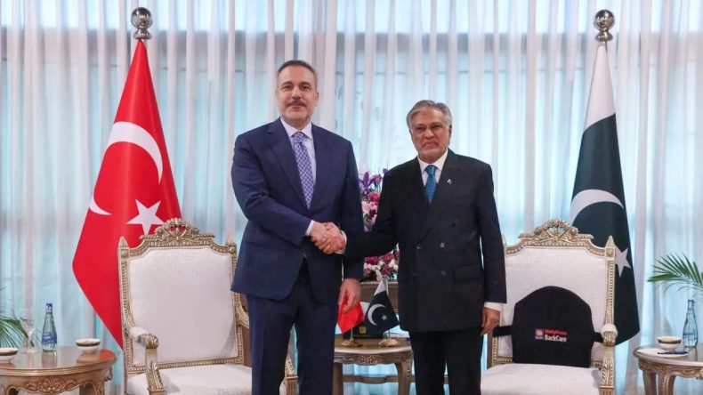 Bakan Fidan, Pakistanlı Mevkidaşı ile G&ouml;r&uuml;şt&uuml;