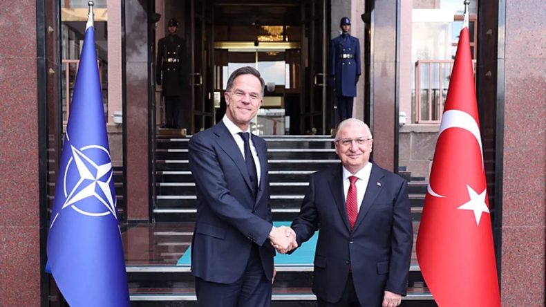 Bakan G&uuml;ler NATO Genel Sekreteri ile Bir Araya Geldi