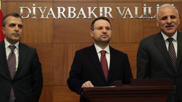 Bakan G&uuml;rlek, sosyal medyaya kimlikle giriş i&ccedil;in tarih verdi