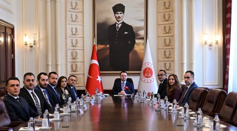 Bakan G&uuml;rlek T&uuml;rk Hukuk Enstit&uuml;s&uuml; Heyetini Kabul Etti