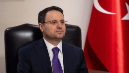 Bakan G&uuml;rlek'ten İmralı'da konut yapıldığı iddiasına yanıt
