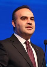 Bakan Kacır a&ccedil;ıkladı: T&uuml;rkiye ticaretin yeni merkezlerinden biri oldu