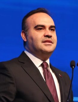 Bakan Kacır a&ccedil;ıkladı: T&uuml;rkiye ticaretin yeni merkezlerinden biri oldu