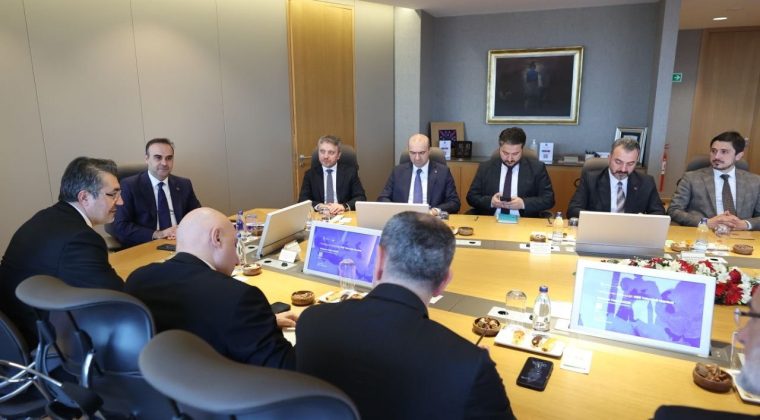 Bakan Kacır, T&uuml;rkiye Bankalar Birliği Y&ouml;netim Kurulu Toplantısı'na katıldı