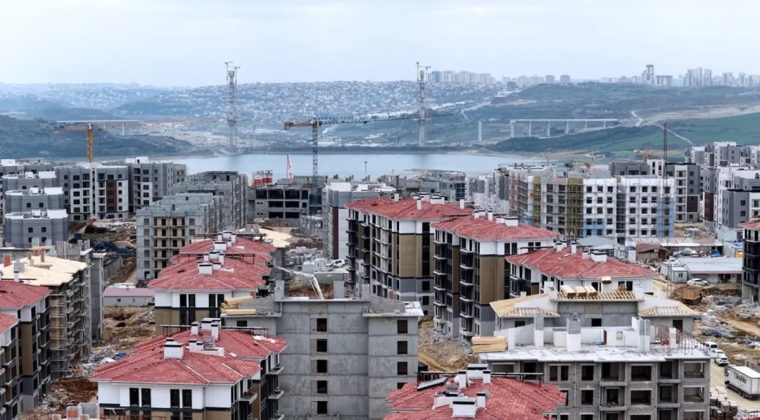 Bakan Kurum'dan 'İlk Evim' paylaşımı: İstanbul'da 150 bin vatandaşımız daha sağlam binalarda oturacak