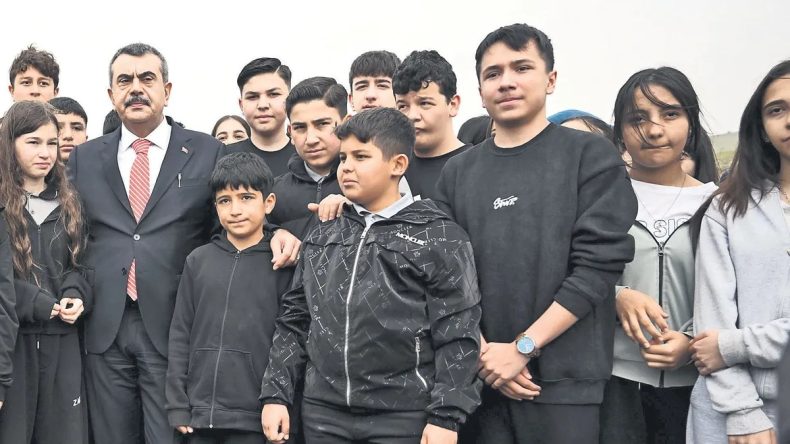 Bakan Tekin: Hi&ccedil;bir risk g&ouml;z ardı edilmeyecek