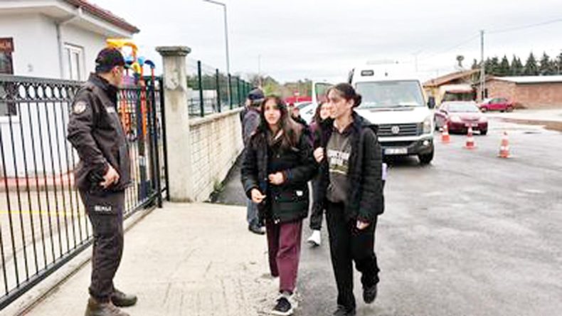 Bakan Tekin &ouml;nlemleri anlattı: Okullara dedekt&ouml;r ve x-ray &ccedil;alışması