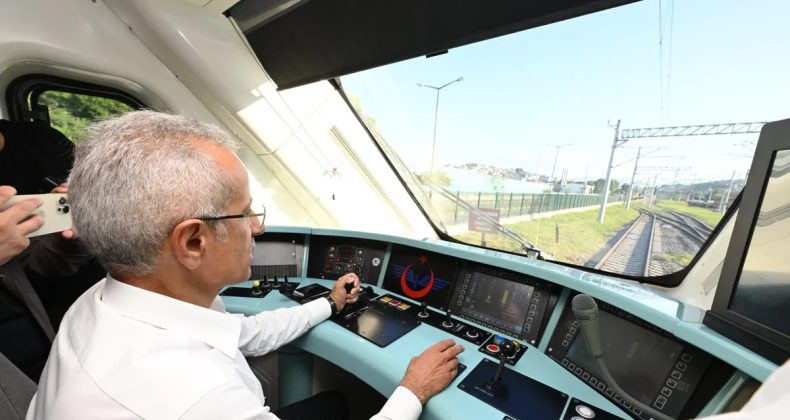 Bakan Uraloğlu a&ccedil;ıkladı: 8 yılda Başkentray ile 140.3 milyon yolcu taşıdık