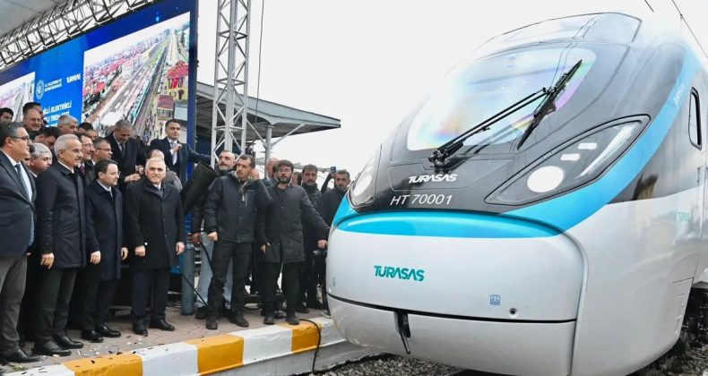 Bakan Uraloğlu a&ccedil;ıkladı: Milli elektrikli hızlı tren saatte 225 kilometre hıza &ccedil;ıktı