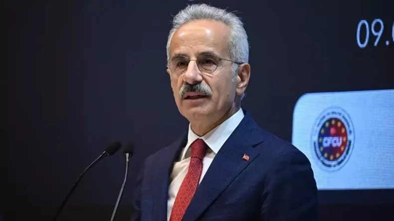 Bakan Uraloğlu'ndan H&uuml;rm&uuml;z'deki T&uuml;rk gemilerine ilişkin a&ccedil;ıklama