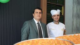 Baklavanın geliri şehit ailelerine, kafe geliri SMA hastalarına