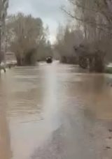 Baraj kapakları a&ccedil;ılınca Kızılırmak taştı! K&ouml;y su altında kaldı