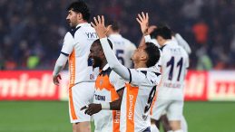 Başakşehir, Son Dakikalarda Bulduğu Golle Hedefini S&uuml;rd&uuml;rd&uuml;