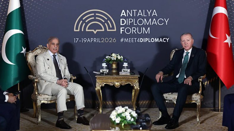 Başkan Recep Tayyip Erdoğan Pakistan Başbakanı Şerif ile Bir Araya Geldi