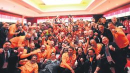 Başkan takımı coşturdu: 265 milyon TL prim!