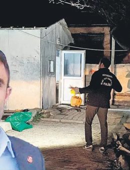 Belediye Garajında Bek&ccedil;i T&uuml;fekle Vuruldu