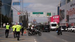 Beşiktaş'ta polis noktasına saldırıda ş&uuml;pheli adliyeye sevk edildi