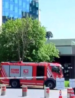 Beşiktaş&rsquo;ta 20 Katlı Otelde Yangın Paniği Yaşandı