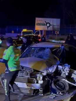 Beykoz'da Feci Kaza: Servis Minib&uuml;s&uuml; ile Otomobil &Ccedil;arpıştı! 1&rsquo;i Ağır 11 Yaralı