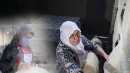 Bing&ouml;ll&uuml; Kadın Evinde Yaparak Başladı; Tesiste Seri &Uuml;retime Ge&ccedil;ti